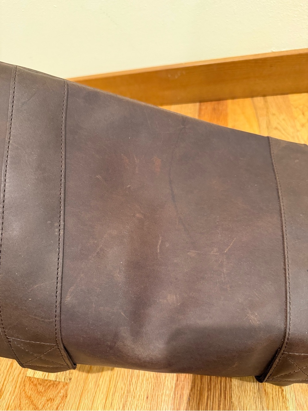 Pendleton Overnight Leather Tote Bag - Picture 7 of 9